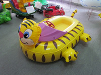 Bateau tamponneur électrique Aqua Motor pour enfants avec lecteur MP3, bateau tamponneur gonflable pour enfants, équipement de jeu aquatique, bateau tamponneur