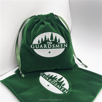 Tas Penyimpanan Hadiah Beludru Custom Bordir Logo Mewah dengan Tali Serut Hijau, Kantong Produk Hewan Peliharaan/Gym dari Beludru Poliester dengan Tali Serut