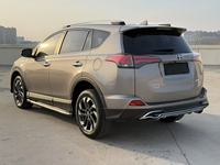 Высококачественный подержанный внедорожник Toyota RAV4, надежный и хорошо оцененный источник автомобилей