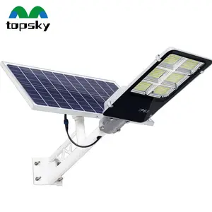 2023 nuevo Ip65 impermeable al aire libre luz de carretera 100W 300W 500W 800W todo en uno LED Luz de calle solar farola lámpara solar al aire libre