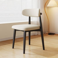 Chaise de salle à manger moderne et minimaliste de luxe en bois de caoutchouc avec dossier pour la maison, le bureau, l'hôtel, les banquets, le café, le salon