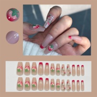 24 faux ongles longs en forme de cercueil, couleur nude, à presser, avec motifs fraise et French manucure