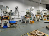 Machine à poinçonner les œillets multifonctionnelle pneumatique compacte QS ST-C25H 380V 3.7kW pour la découpe et le poinçonnage de tôles