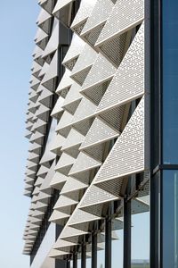 Panneau de bardage mural perforé en <span class=keywords><strong>aluminium</strong></span> Alucobond <span class=keywords><strong>3</strong></span> <span class=keywords><strong>mm</strong></span>, prix de la feuille ACP, conception de feuille ACP 4 <span class=keywords><strong>mm</strong></span>, panneau composite en <span class=keywords><strong>aluminium</strong></span> PVDF - Product Image 5