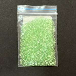 Venta al por mayor 3A calidad 1,50mm CZ Neno Color verde Zirconia cúbica piedra redonda corte brillante circón sintético piedras sueltas - Product Image 1