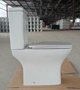 Toilette deux pièces au <span class=keywords><strong>design</strong></span> moderne WC à double chasse d'eau avec piège en P carré Nouveau <span class=keywords><strong>design</strong></span> du Royaume-Uni <span class=keywords><strong>Commode</strong></span> en céramique pour salle de bain - Product Image 4