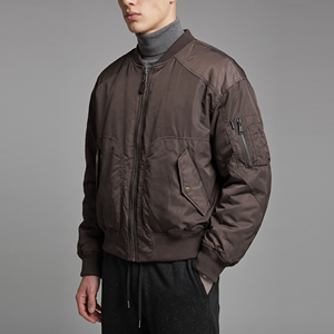 Chaqueta Acolchada Holgada Personalizada OEM, Chaqueta con Capucha y Cierre, Ropa de Calle Informal, Chaqueta Abrigada para Hombre, Uso Diario al Aire Libre MA-1 - Product Image 2