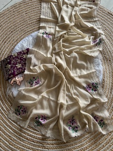 Sari en Georgette Souple et Brillante Tissé à la Main pour Femme - Séchage Rapide, Protection Solaire, Tenue Traditionnelle Indienne pour Mariage et Fêtes - Product Image 2