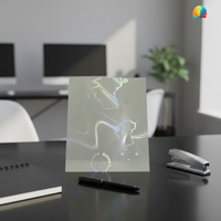 Autocollants holographiques imperméables en PET personnalisés en gros directement de l'usine et étiquettes holographiques 3D pour cadeaux et artisanat