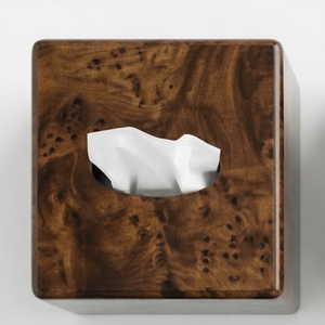 Caja de pañuelos de madera de diseño contemporáneo hecha a mano, con constelaciones talladas, dispensador decorativo cuadrado para servilletas de papel - Product Image 1