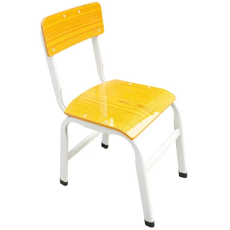 เก้าอี้สีส้ม