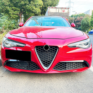 Autocollant de ventilation avant Alfa Romeo Giulia, texture carbone noir piano, 2015-2022, décalcomanie de voiture, modification de carrosserie - Product Image 1