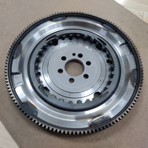 Pièces automobiles DSG 0AM <span class=keywords><strong>Kit</strong></span> d'<span class=keywords><strong>embrayage</strong></span> à double disque de <span class=keywords><strong>volant</strong></span> 0AM198142L 0AM141017CP 0AM198140B 602000100 Modèle pour voiture - Product Image 5