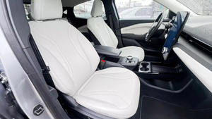 Voitures d'occasion 2021 <span class=keywords><strong>Ford</strong></span> <span class=keywords><strong>Mustang</strong></span> MACH-E Premium Sport Utility 4D suv prêt à expédier - Product Image 3