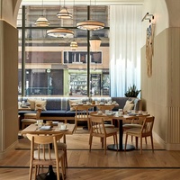 Ensemble de meubles de restaurant modernes - Tables et chaises en bois, élégants pour les salles à manger de café/bistro/hôtel