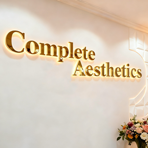 لافتة معدنية مخصصة ثلاثية الأبعاد مضادة للماء من الفولاذ المقاوم للصدأ بتصميم مرآة ذهبية مضاءة من الخلف لاسم العلامة التجارية للمتجر - Product Image 6