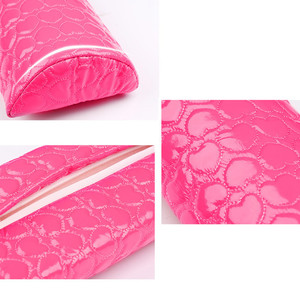 Almohada de Apoyo para Manos y Uñas de Lujo, Suave, de Cuero PU Rojo, Media Luna, para Manicura y Pedicura, Venta al por Mayor - Product Image 2