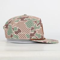 Gorra Deportiva de 5 Paneles Personalizada OEM con Patrón de Camuflaje Clásico, Orificios Cortados con Láser, Diseño de Logotipo, Venta al Por Mayor