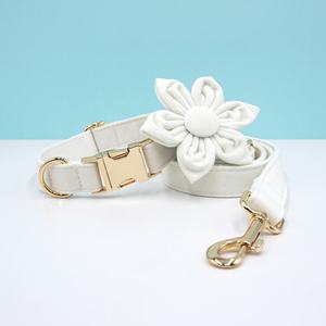 Nuevos productos 2024, idea de moda, collares para mascotas, correas, arneses, terciopelo Blanco clásico, dispensador de soporte para bolsa de caca de perro, correas para mascotas - Product Image 3