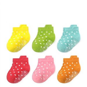 Calcetines Antideslizantes de Algodón para Bebés, Calcetines con Puntos de Silicona Antideslizantes para Niños y Niñas, Venta al Por Mayor - Product Image 3