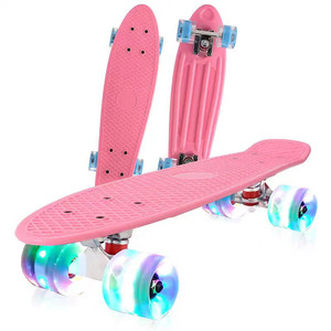 Planche à roulettes en gros 22x6 ''nouveau poisson Eco PP en plastique pour enfants PU résistant à l'usure Flash Wheel Service OEM personnalisé - Product Image 1