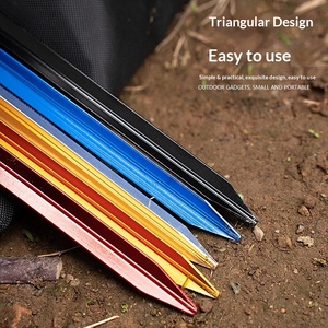 Pala Triangular de Aleación de Aluminio de 18 cm para Camping, Accesorio para Exteriores Resistente al Viento con Toldo Reforzado y Cuerda, Color Plateado - Product Image 2