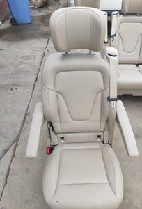 Venta al por mayor de asiento de coche modificado de cuero negro beige personalizado para <span class=keywords><strong>Mercedes</strong></span> Benz V260 V Class <span class=keywords><strong>Sprinter</strong></span> Van <span class=keywords><strong>furgonetas</strong></span> personalizadas originales - Product Image 3