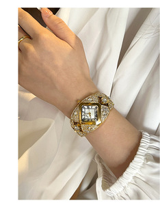 <span class=keywords><strong>Reloj</strong></span> de Cuarzo para Mujer con Brazalete Retro de Lujo con Diamantes, Esfera con Diseño de Cielo Estrellado, Resistente al Agua 30M, Caja de Aleación de Zinc - Product Image 3