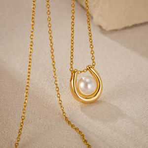 Collar de cuerno de vaca chapado en oro de 18 quilates Cadena de eslabones geométricos de lujo simple con collares de moda de diamantes y perlas - Product Image 4