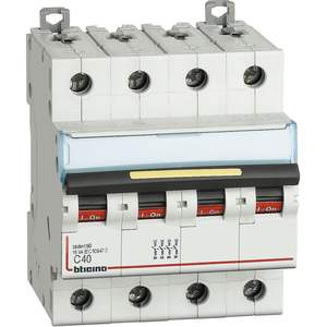 Disjoncteur modulaire Bticino 4P 40A Courbe C Thermique Magnétique 16 kA 400 V IP20 - Product Image 1