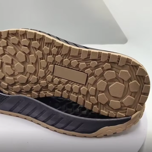 Zhi Ya Échantillon gratuit Semelle en caoutchouc. Spécialement conçu pour les chaussures de sport pour hommes haut de gamme adaptées au basket-ball et à d'autres sports, - Product Image 1
