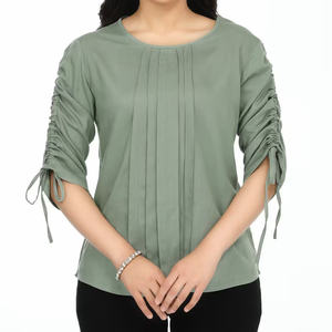 Haut chic à ourlet péplum pour femme conçu avec un corsage ajusté et une taille évasée pour améliorer les courbes naturelles de manière féminine ludique - Product Image 4