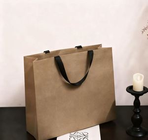 Sacs imprimés de luxe, sacs de shopping en papier kraft, sacs d'emballage personnalisés pour vêtements, cosmétiques, bijoux - Product Image 2