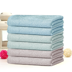 Serviettes de toilette et lingettes carrées en bambou pour bébé, vente en gros d'usine, serviettes de bain naturelles et biologiques pour le nettoyage des bébés - Product Image 4