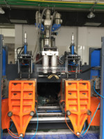 Machine de fabrication de sièges de bus, de voitures, de stades et de chaises d'extérieur en plastique soufflé