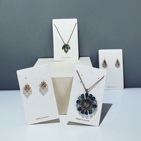 Étiquettes de bijoux en papier cuivré pliées avec logo de marque d'usine, personnalisables en forme et en taille, étiquettes de collier découpées à la forme et suspendues