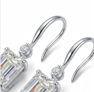 Pendientes de Moissanita con Corte Esmeralda, Chapados en Rodio, Joyería Clásica para Mujer, Regalo, Plata 925 con Engaste de Garra - Product Image 1