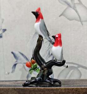 Figura de Pájaro Cardenal Hecha a Mano en Vidrio Soplado, Par con Rama de Cerezo, Adorno con Tema de Animales de Pascua, Mundo de Vidrio en Miniatura, Rajasthan - Product Image 2