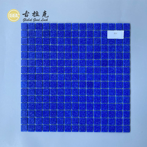 Carreaux de mosaïque en verre bleu moderne 300x300mm, surface réfléchissante pour zones <span class=keywords><strong>humides</strong></span> et murs décoratifs - Product Image 1