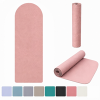 Tapis de yoga en PU en forme de D avec logo personnalisé, base antidérapante rectangulaire à extrémités semi-rondes, coussin rembourré pour débutants et seniors