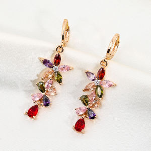 Juego de Collar y Aretes de Lujo con Baño de Oro y Circonitas en Forma de Gota de Agua para Mujer, Joyería para Compromiso, Boda y Fiesta Nupcial - Product Image 1