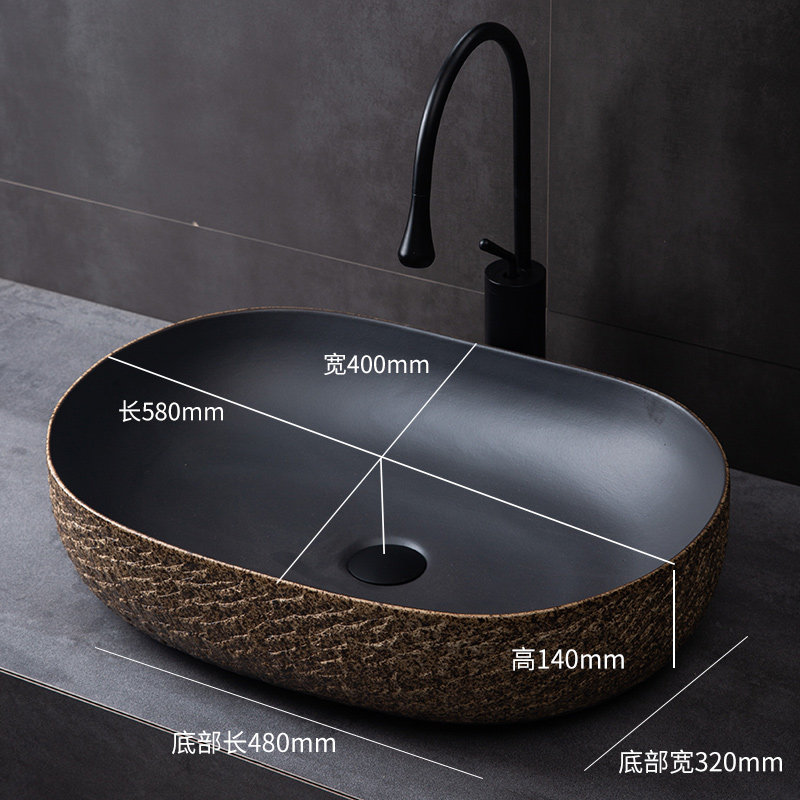 Gros melon d'hiver en pot individuel.