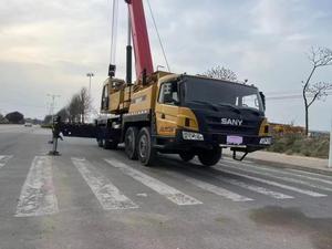 Grue Sany d'occasion 55 tonnes, modèle 2022, moteur puissant, hauteur de levage 4,5 m, très demandée, excellentes performances, équipement de construction - Product Image 3