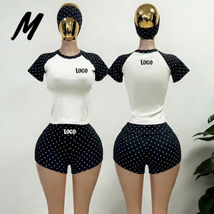 Set Due Pezzi con Logo Personalizzato a Pois Stile Y2k, Abbigliamento Donna in Cotone, T-Shirt a Maniche Corte con Pantaloncini Pieghevoli, Set Loungewear da Donna - Product Image 5