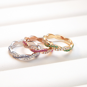 แหวนทองคำแท้ 14K ประดับพลอยแล็บและมอสซาไนต์จาก Starsgem แหวนแต่งงานทองคำ 14K - Product Image 1