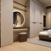 Ensemble de dressing de luxe sur mesure pour chambre à coucher avec portes en PET effet peau, finitions métalliques et espace de dressing intégré