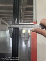 Parois de séparation pour stands de tir intérieurs compatibles avec les stands de tir et les séparateurs de pistes de tir, dotées de systèmes de récupération automatisée des cibles