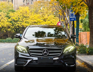 <span class=keywords><strong>Mercedes</strong></span>-Benz Classe E d'occasion 2017 E-300 Sports Berline automatique essence sièges en cuir foncés - Product Image 3