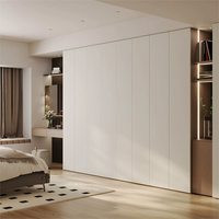 Dressing moderne sur mesure, armoire sur mesure pour appartement, mobilier de chambre à coucher avec rangements ajustables