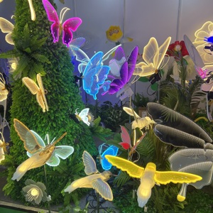 Decoración Luminosa para Jardín Exterior, Mariposas Coloridas Simuladas con Alas Móviles y Luces <span class=keywords><strong>LED</strong></span> para Bodas - Product Image 1